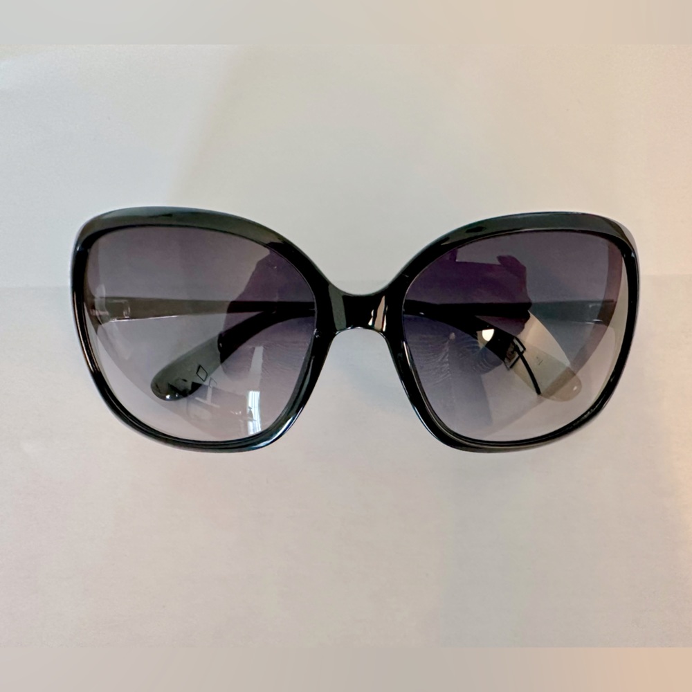Marc By Marc Jacob's women's black sunglasses